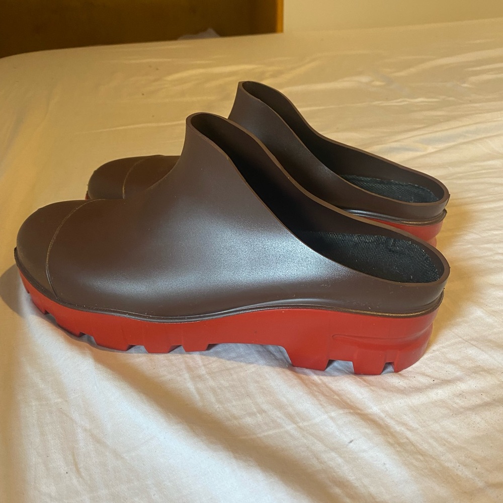 Chillbies clogs NWT